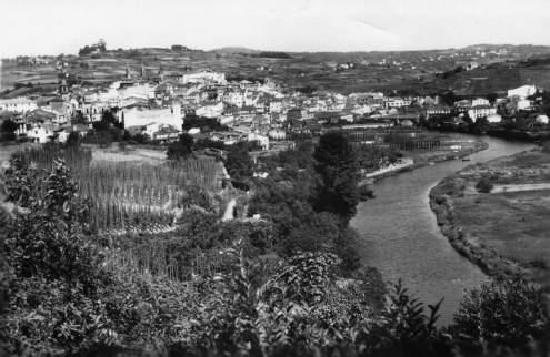 Fotografía de la vista sureste de Betanzos, circa 1965